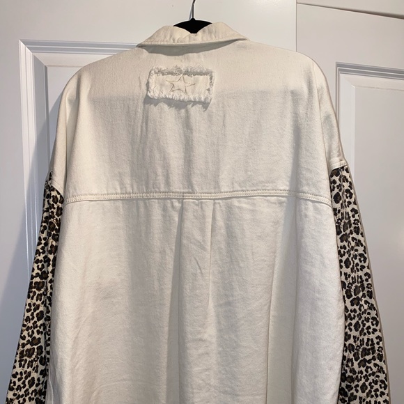 Lizard Thicket Off white & leopard print denim shacket - Picture 2 of 3